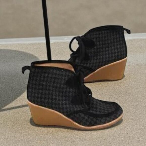 G H Bass & Co Hounds Tooth Wedge Bootie - Picture 2 of 5